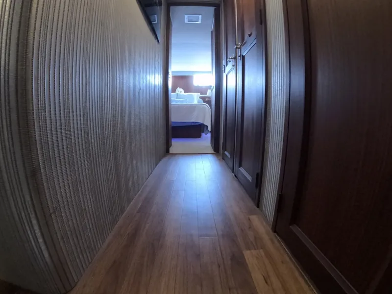 Slide: The Image of Hatteras Motor Yacht 1987 - 6014680