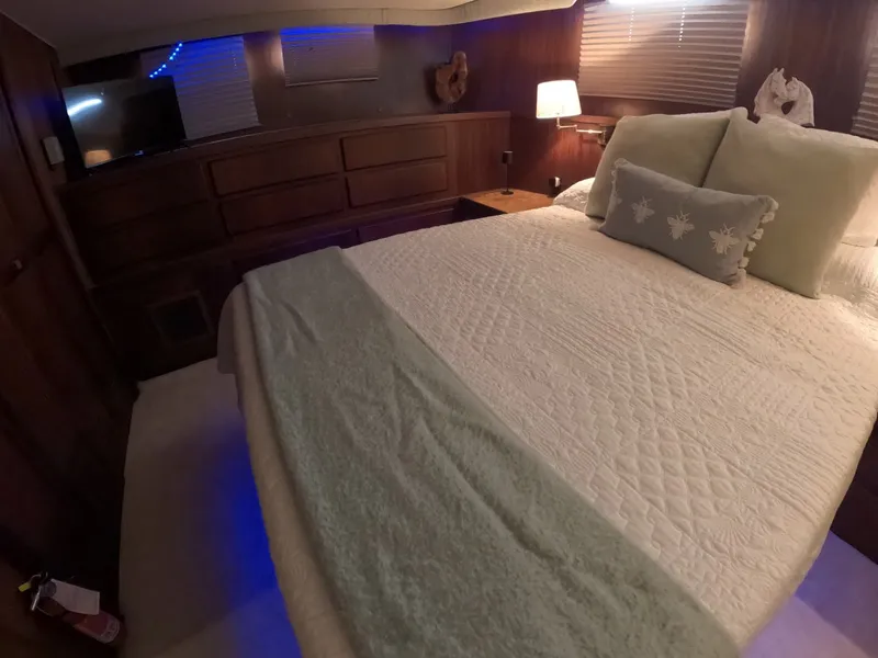 Slide: The Image of Hatteras Motor Yacht 1987 - 6014681