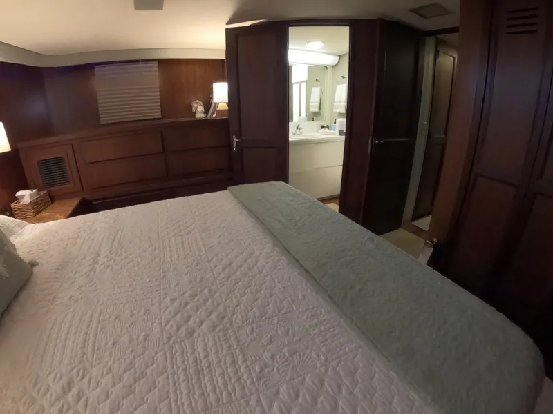 Slide: The Image of Hatteras Motor Yacht 1987 - 6014684