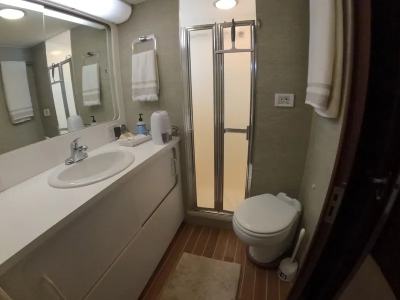 Slide: The Image of Hatteras Motor Yacht 1987 - 6014685