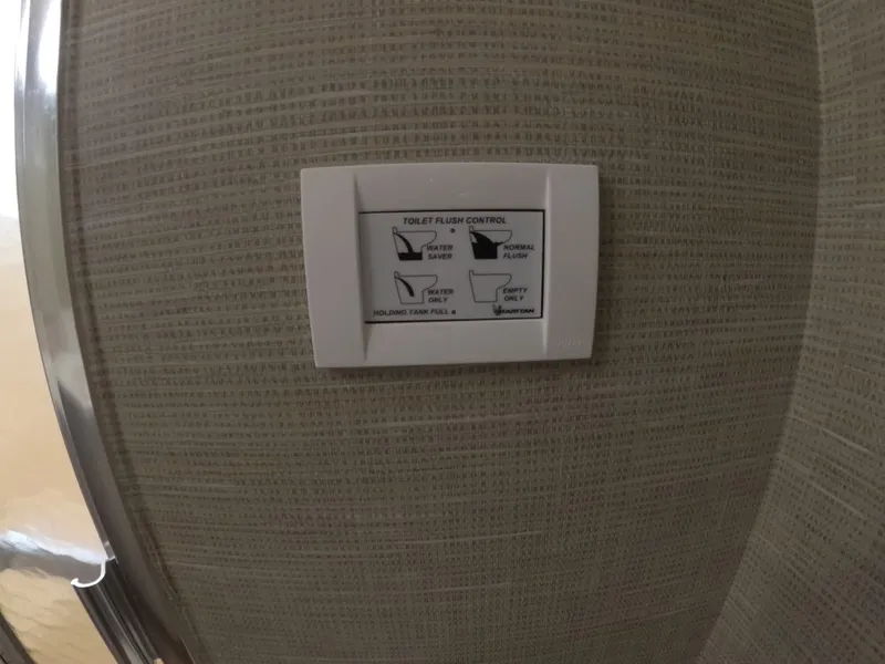 Slide: The Image of Hatteras Motor Yacht 1987 - 6014686