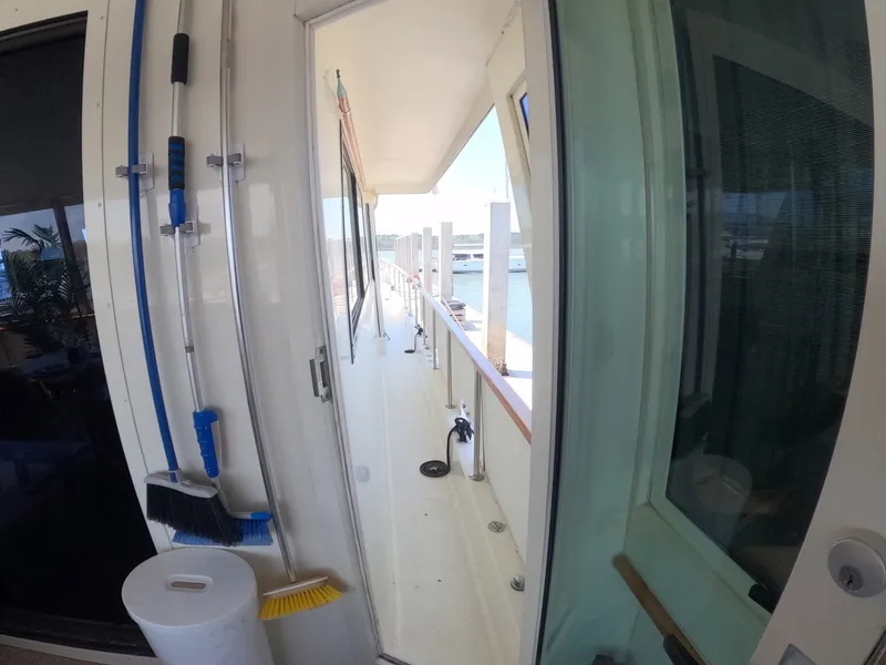 Slide: The Image of Hatteras Motor Yacht 1987 - 6014696