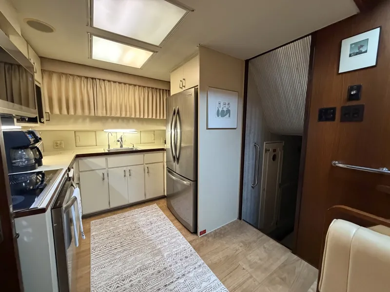 Slide: The Image of Hatteras Motor Yacht 1987 - 6014779