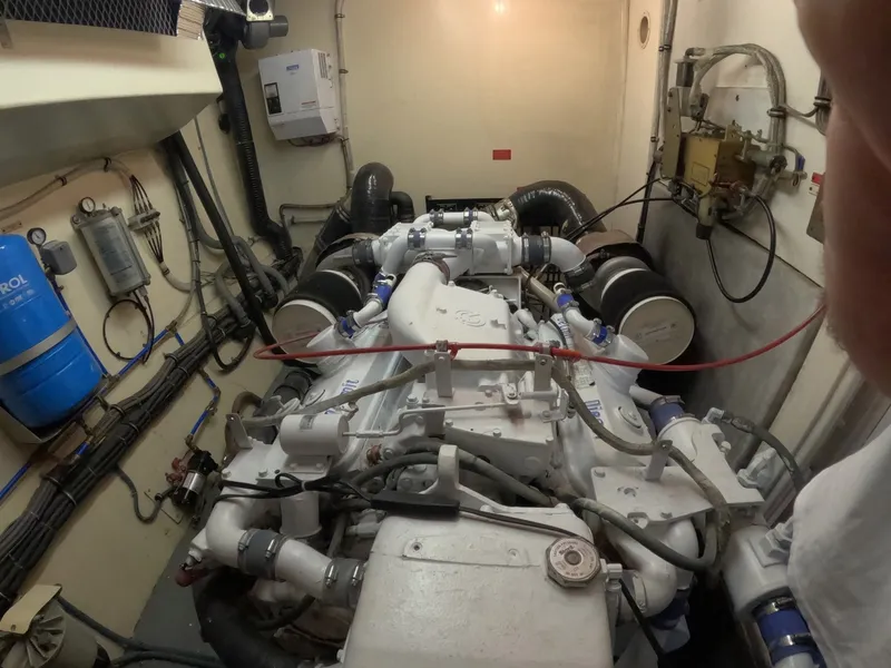 Slide: The Image of Hatteras Motor Yacht 1987 - 6014879