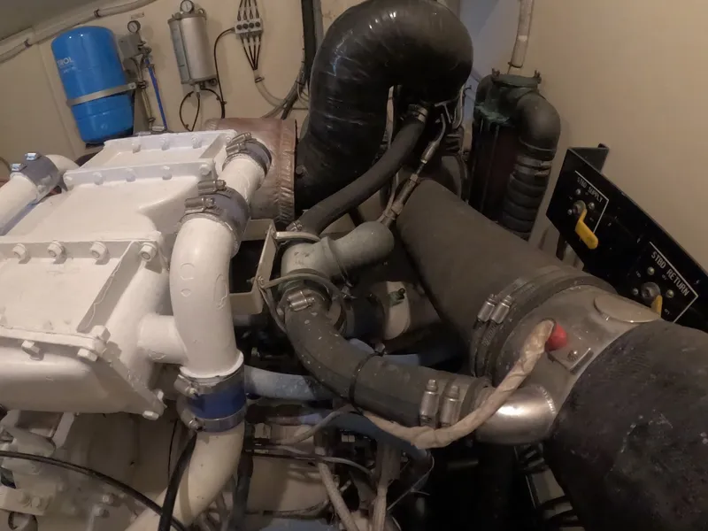 Slide: The Image of Hatteras Motor Yacht 1987 - 6014881