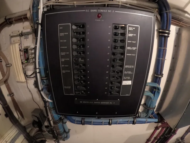 Slide: The Image of Hatteras Motor Yacht 1987 - 6014883