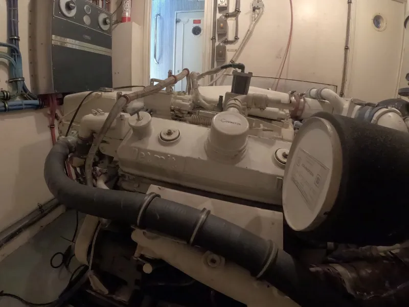 Slide: The Image of Hatteras Motor Yacht 1987 - 6014884