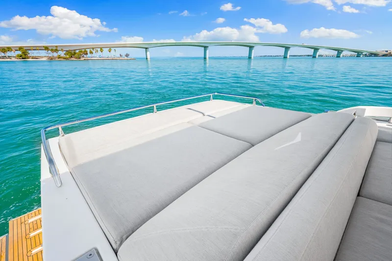 Slide: The Image of Azimut S6 2020 - 6015455