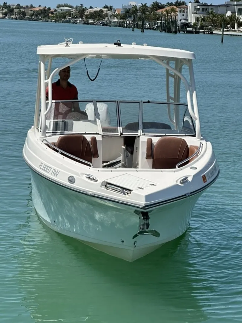 Slide: The Image of Century 24 Resorter 2019 - 6017974