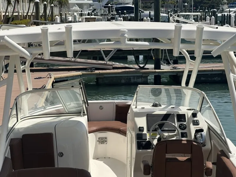 Slide: The Image of Century 24 Resorter 2019 - 6017993