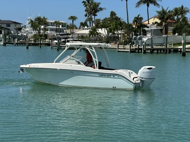 Slide: The Image of Century 24 Resorter 2019 - 6017936