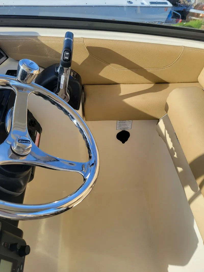 Slide: The Image of Scout 255 Dorado 2020 - 6018515