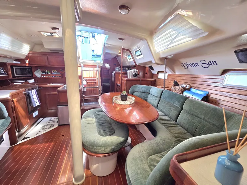 Slide: The Image of Hunter Passage 42 1991 - 6016425