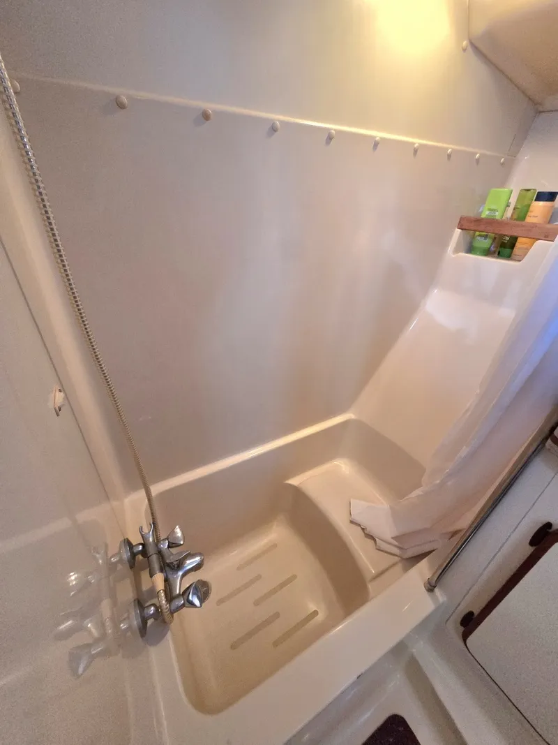 Slide: The Image of Hunter Passage 42 1991 - 6016430