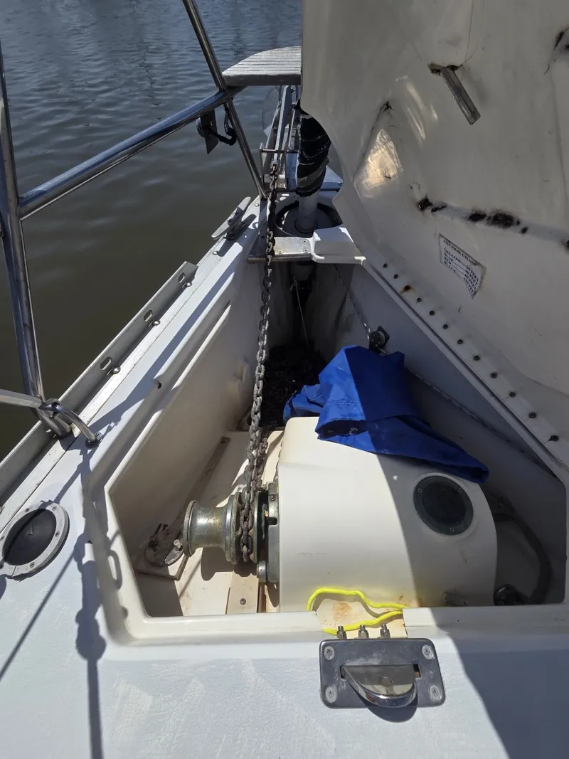 Slide: The Image of Hunter Passage 42 1991 - 6016462