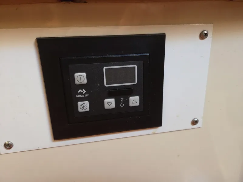 Slide: The Image of Hunter Passage 42 1991 - 6016475