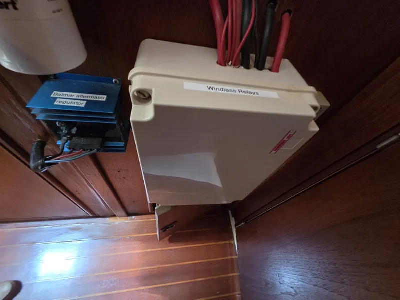 Slide: The Image of Hunter Passage 42 1991 - 6016472