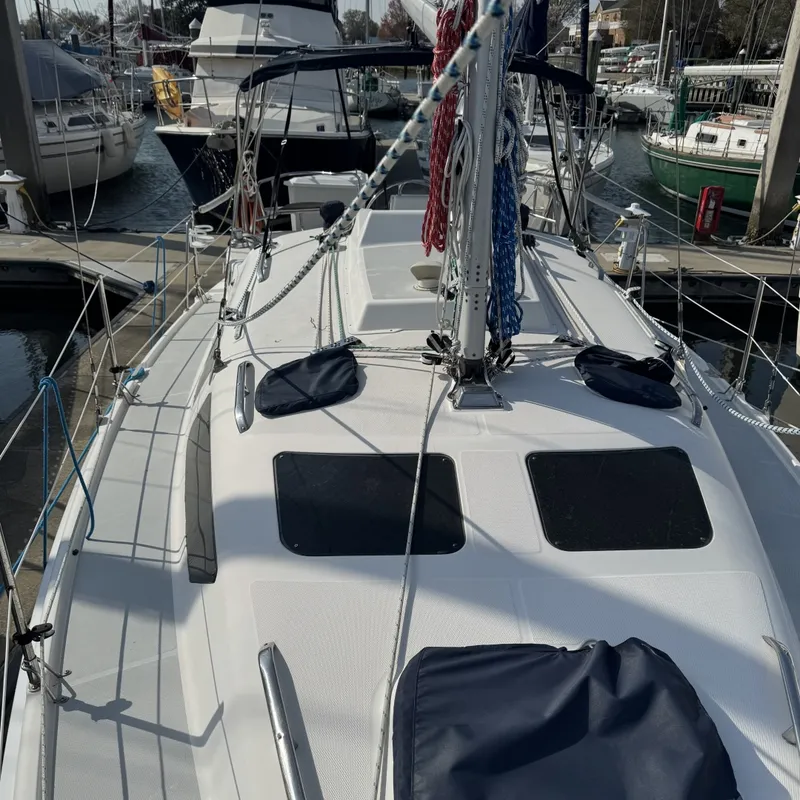 Slide: The Image of Foredeck Starboard - 6027405