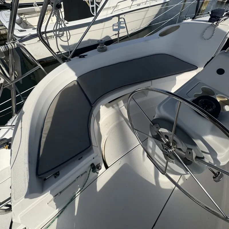 Slide: The Image of Port Cockpit Cushions - 6027416