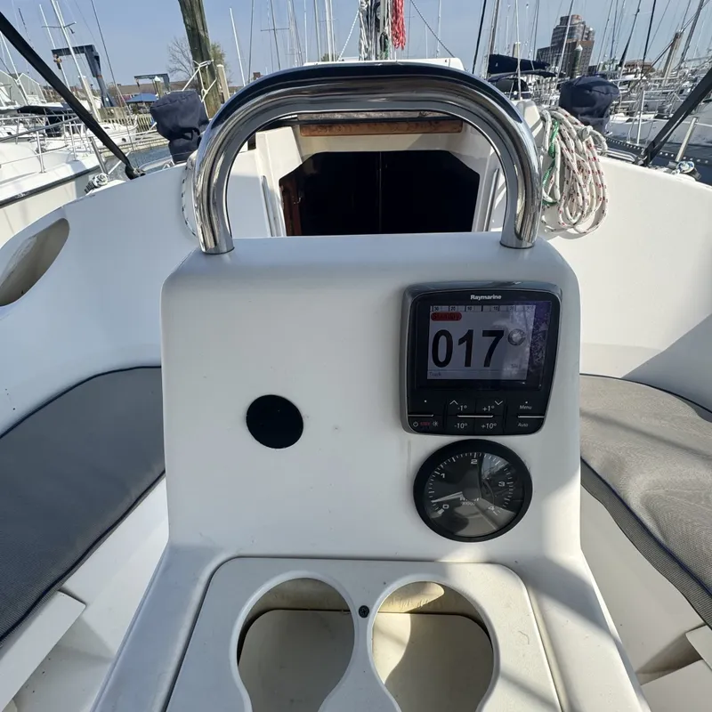 Slide: The Image of Center Station - 6027415