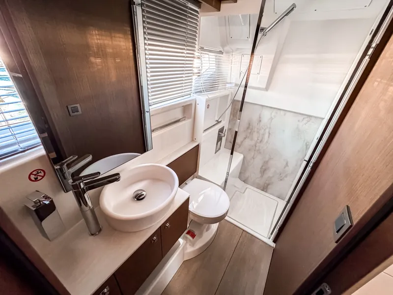 Slide: The Image of Wellcraft 44 Explorer 2026 - 6016885