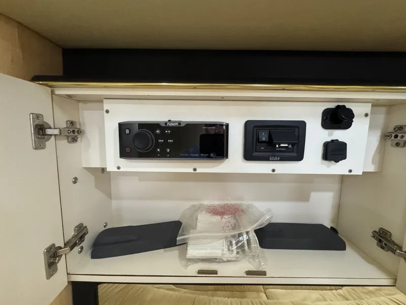 Slide: The Image of Sea Ray 38 1999 - 6017133