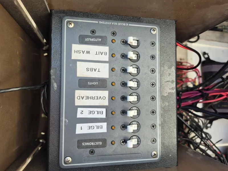 Slide: The Image of Mako 26 1987 - 6017638