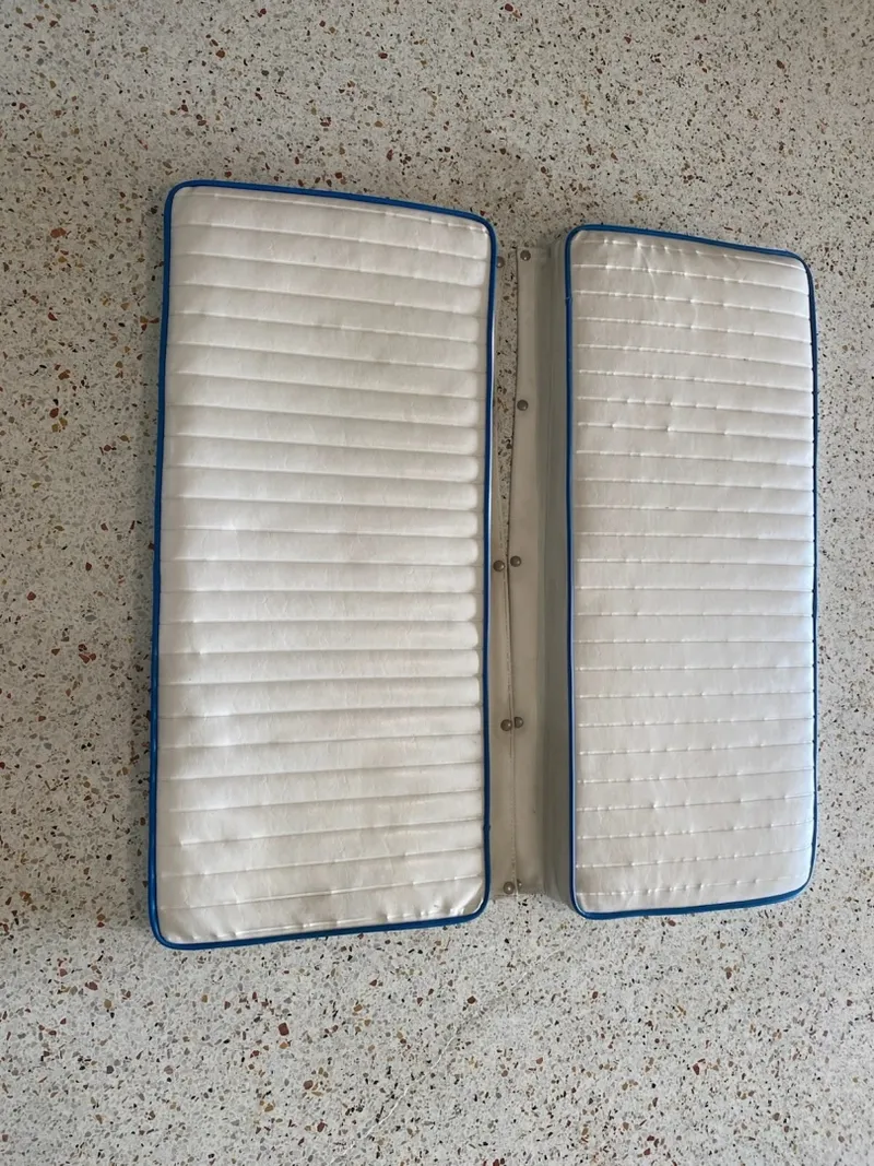 Slide: The Image of Mako 26 1987 - 6017649