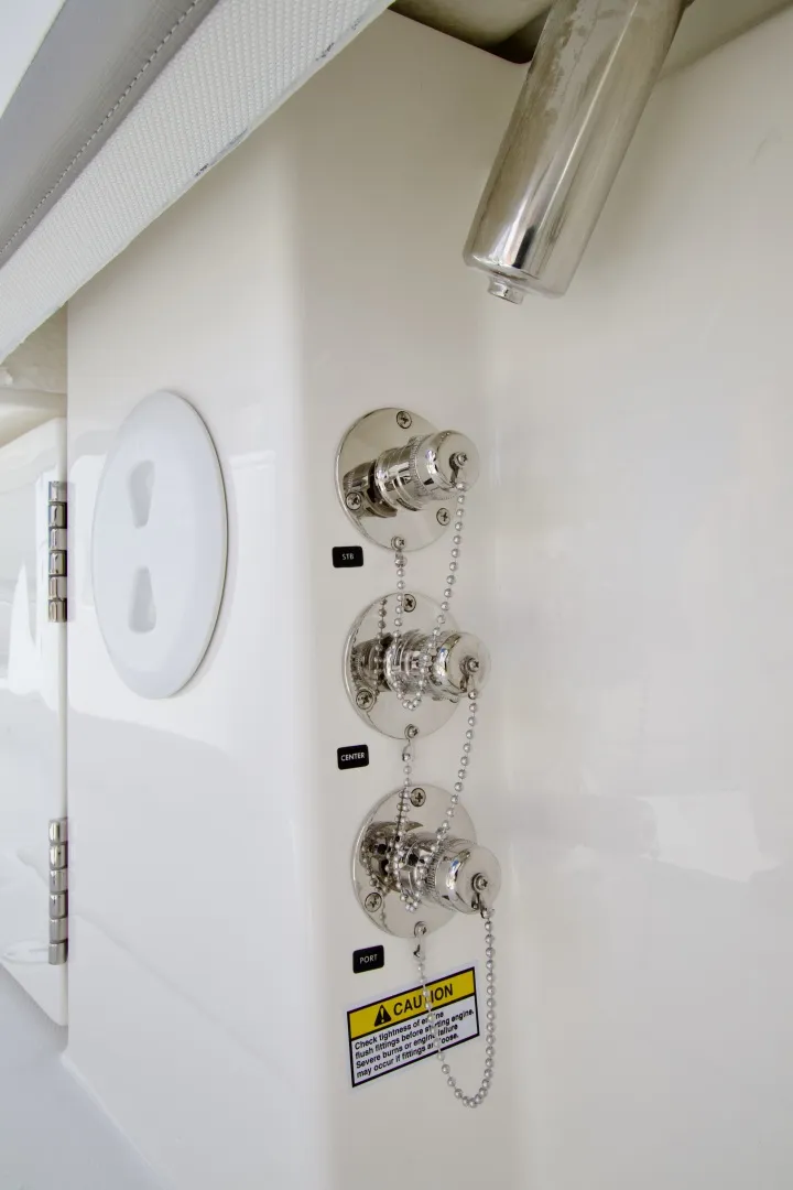 Slide: The Image of Regulator Marine 35 2027 - 6493681