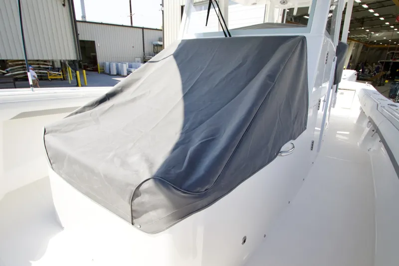 Slide: The Image of Regulator Marine 35 2027 - 6493642