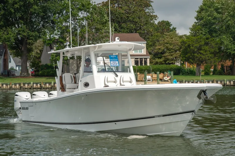 Slide: The Image of Regulator Marine 35 2027 - 7227067