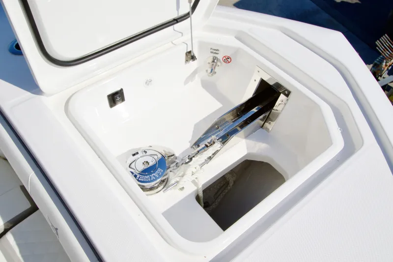 Slide: The Image of Regulator Marine 35 2027 - 6493645
