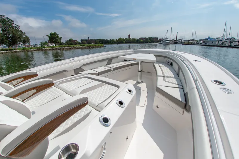 Slide: The Image of Regulator Marine 35 2027 - 7227079
