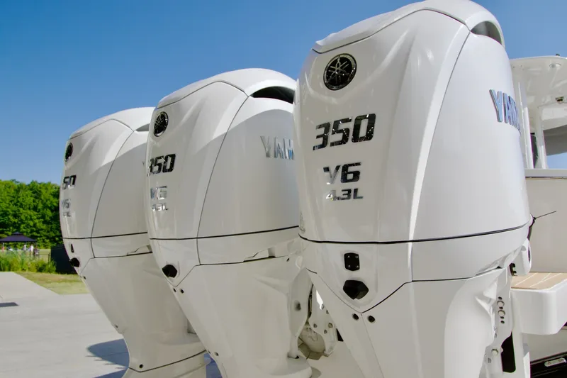 Slide: The Image of Regulator Marine 35 2027 - 6493637