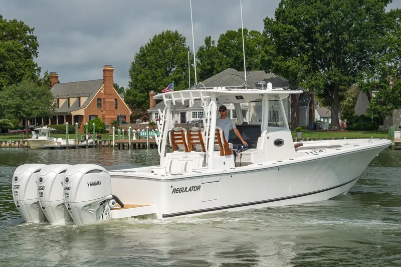 Slide: The Image of Regulator Marine 35 2027 - 7227066