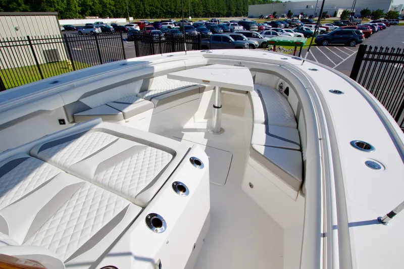 Slide: The Image of Regulator Marine 35 2027 - 6493643