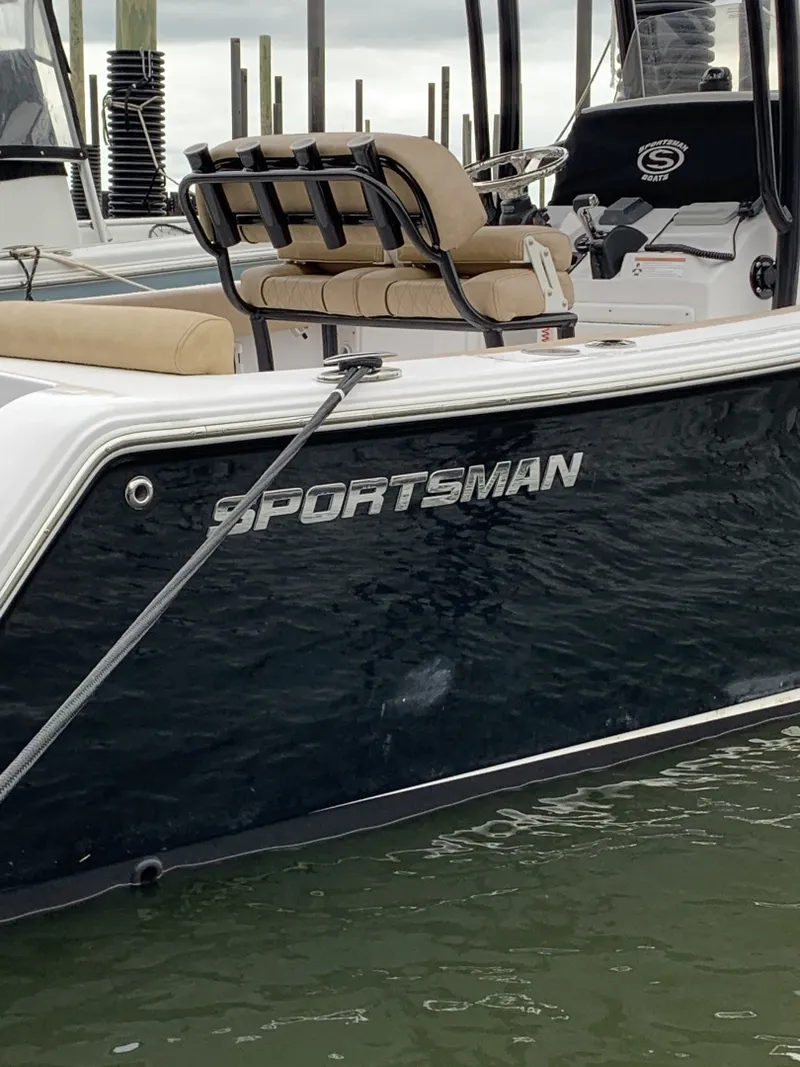 Slide: The Image of Sportsman Heritage 231 Center Console 2019 - 6017809