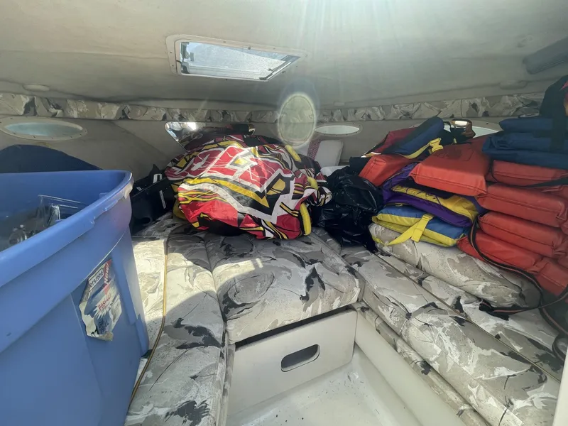 Slide: The Image of Sea Ray 230 Signature 2000 - 6037939