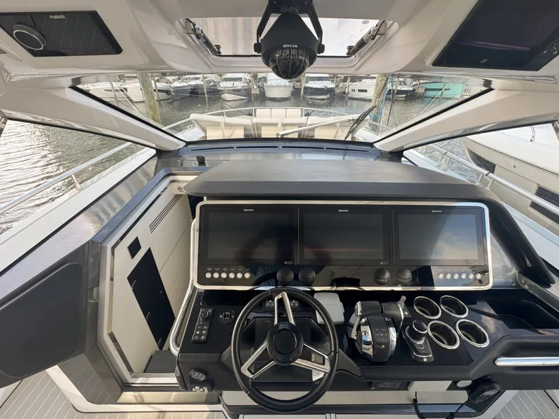 Slide: The Image of Azimut Verve 47 2023 - 6018020