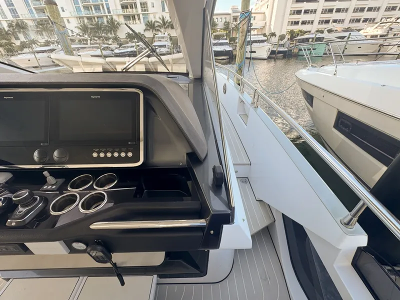 Slide: The Image of Azimut Verve 47 2023 - 6018026