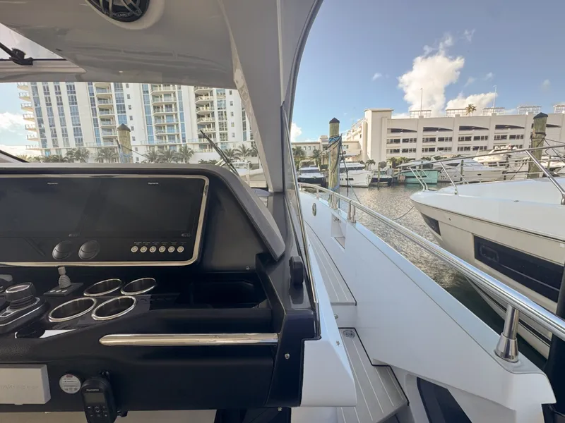 Slide: The Image of Azimut Verve 47 2023 - 6018028