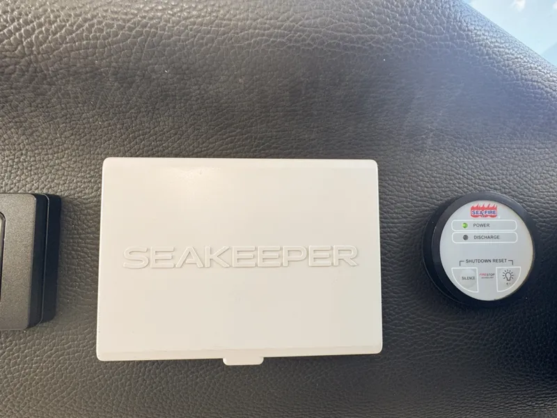 Slide: The Image of Azimut Verve 47 2023 - 6018029