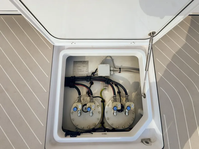 Slide: The Image of Azimut Verve 47 2023 - 6018043