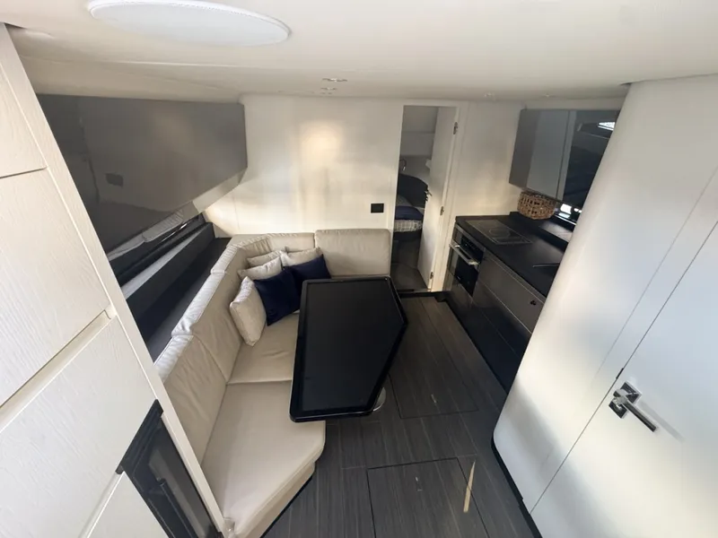 Slide: The Image of Azimut Verve 47 2023 - 6018055