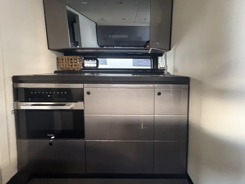 Slide: The Image of Azimut Verve 47 2023 - 6018067