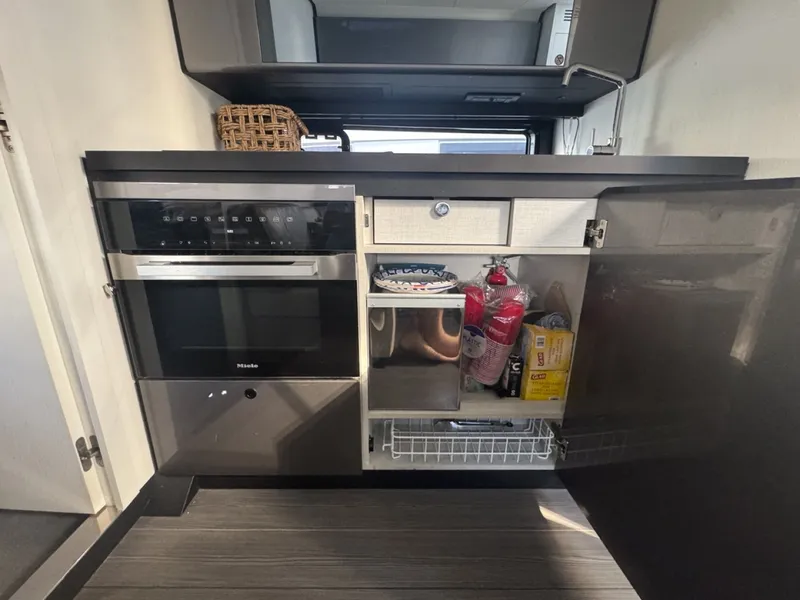 Slide: The Image of Azimut Verve 47 2023 - 6018070