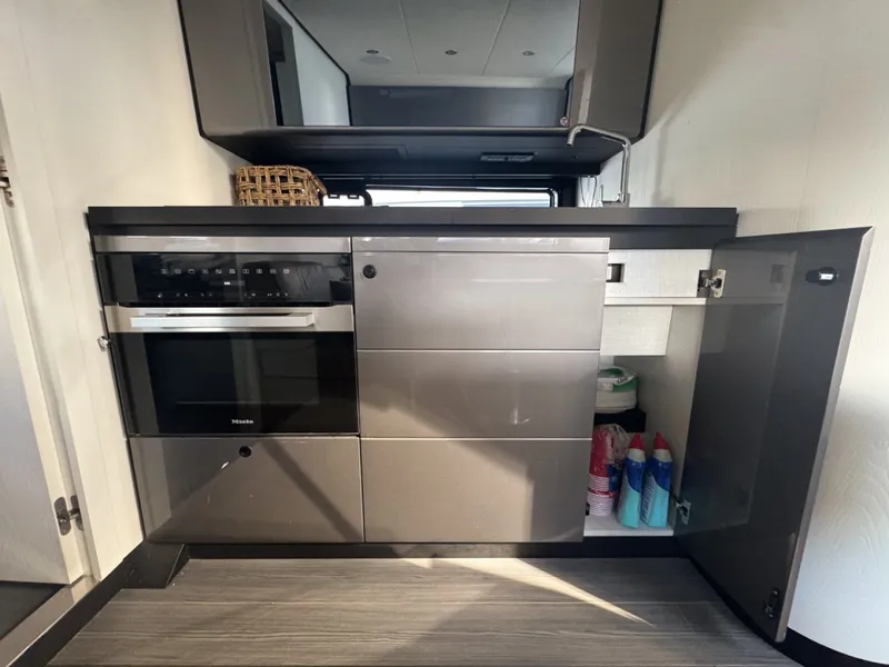 Slide: The Image of Azimut Verve 47 2023 - 6018071