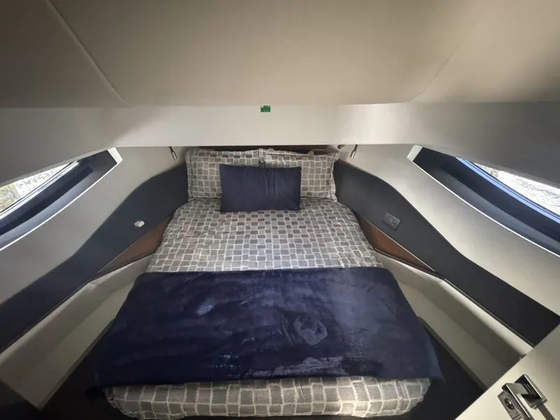 Slide: The Image of Azimut Verve 47 2023 - 6018073