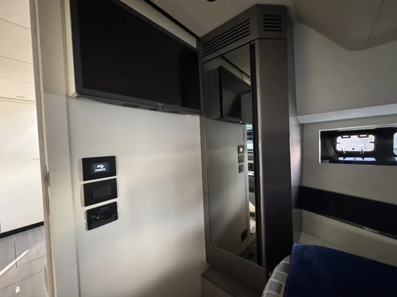 Slide: The Image of Azimut Verve 47 2023 - 6018080