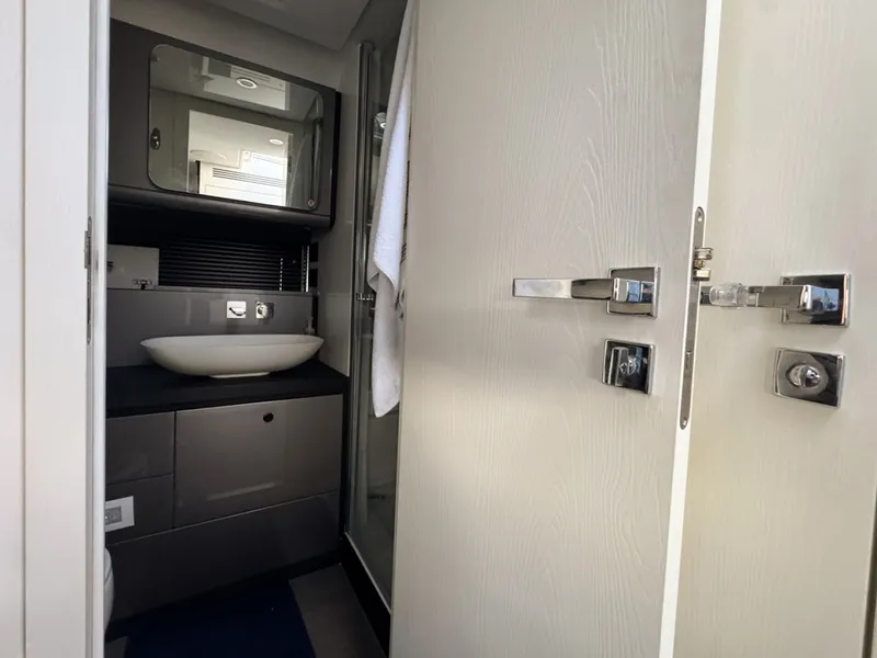 Slide: The Image of Azimut Verve 47 2023 - 6018083